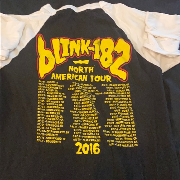 Blink-182 2016 Tour shirt - Picture 2 of 2